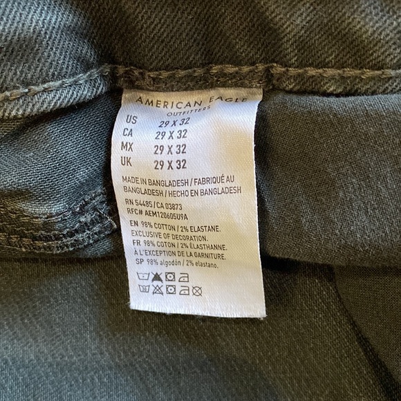 29x32 Black American Eagle distressed jeans - Picture 6 of 6